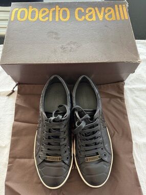 Roberto Cavalli Black Leather Low-Top Lace-Up Sneakers with White Trim